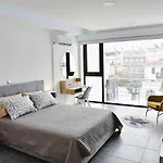 Zoes Apartment